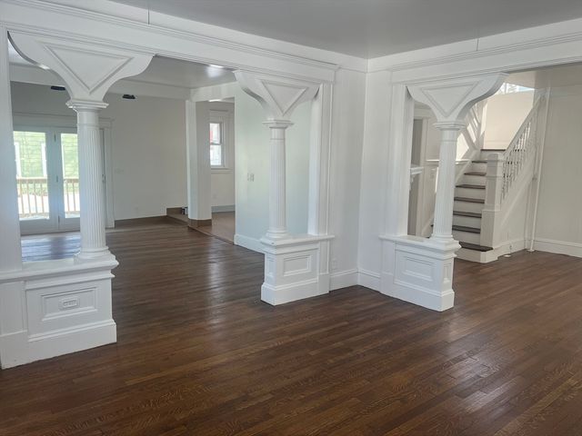 89 Bristol St, Springfield, MA 01109