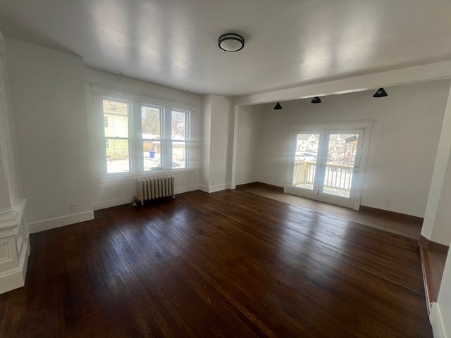 89 Bristol St, Springfield, MA 01109