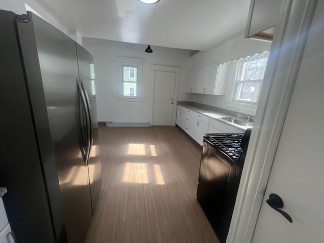 89 Bristol St, Springfield, MA 01109