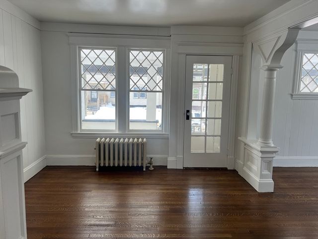 89 Bristol St, Springfield, MA 01109