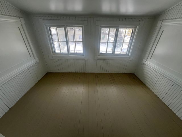89 Bristol St, Springfield, MA 01109