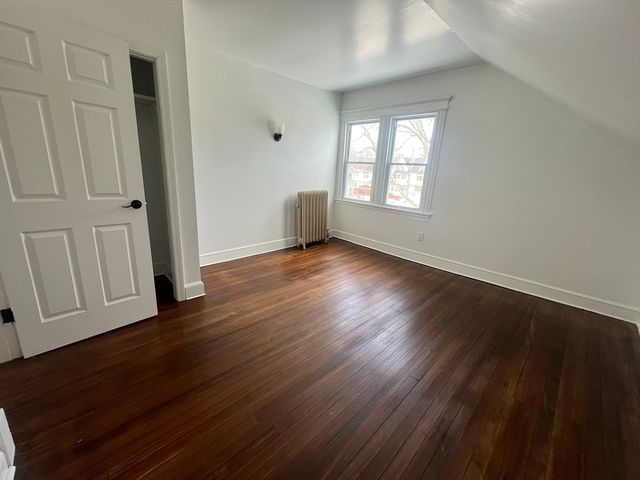 89 Bristol St, Springfield, MA 01109