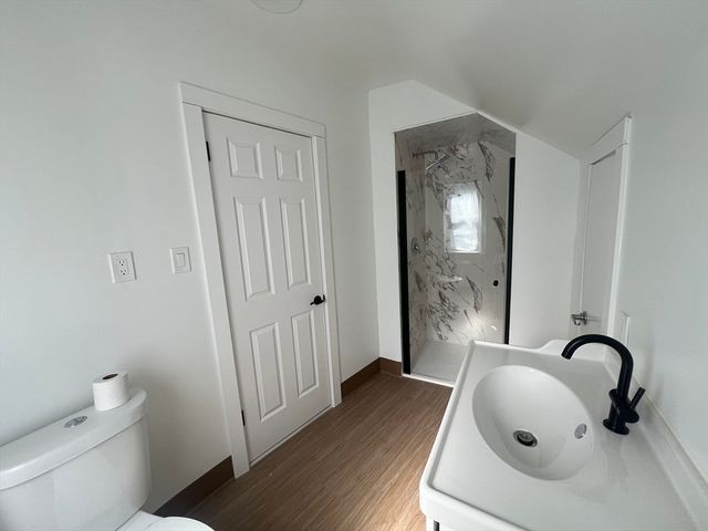89 Bristol St, Springfield, MA 01109