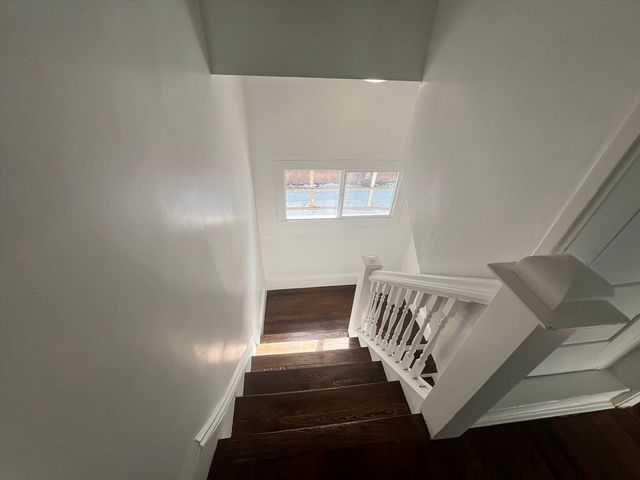 89 Bristol St, Springfield, MA 01109