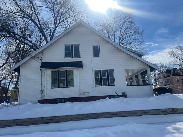 89 Bristol St, Springfield, MA 01109