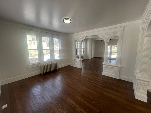 89 Bristol St, Springfield, MA 01109