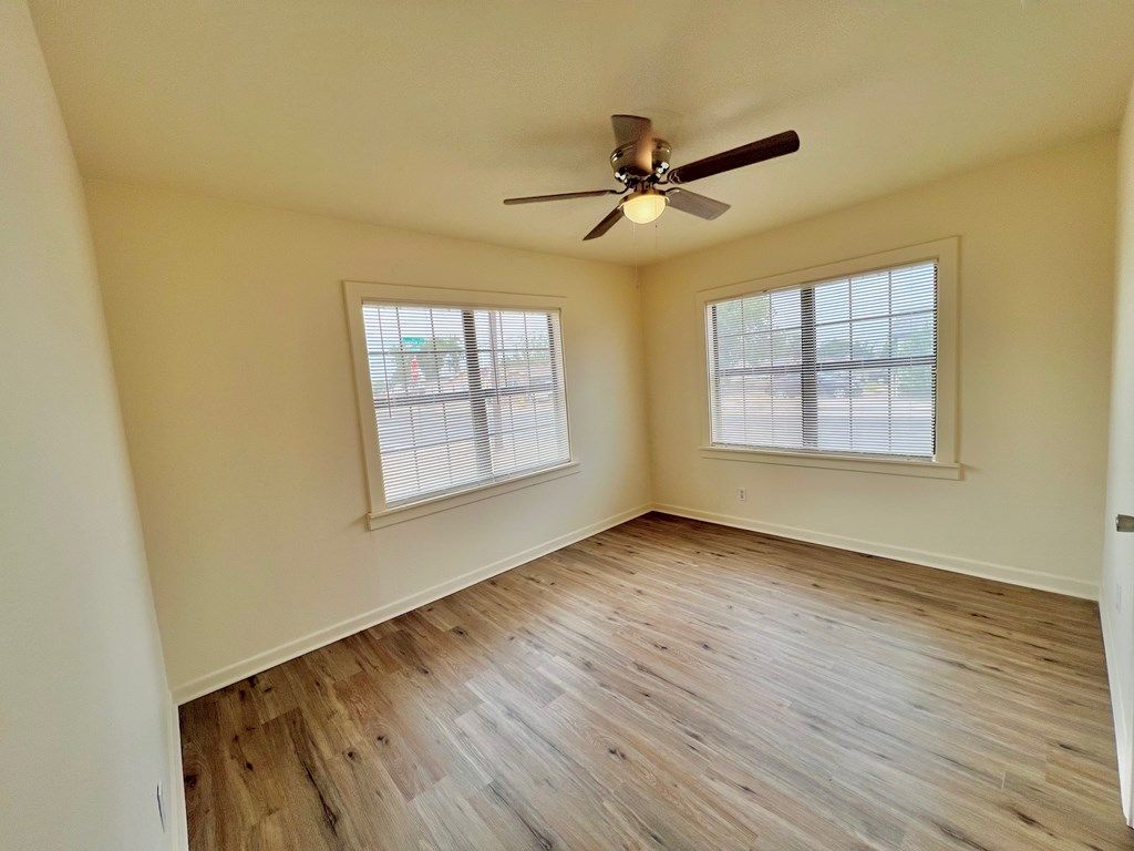Image 10 of property listing at 2101 Juanita Ave, San Angelo, TX 76901