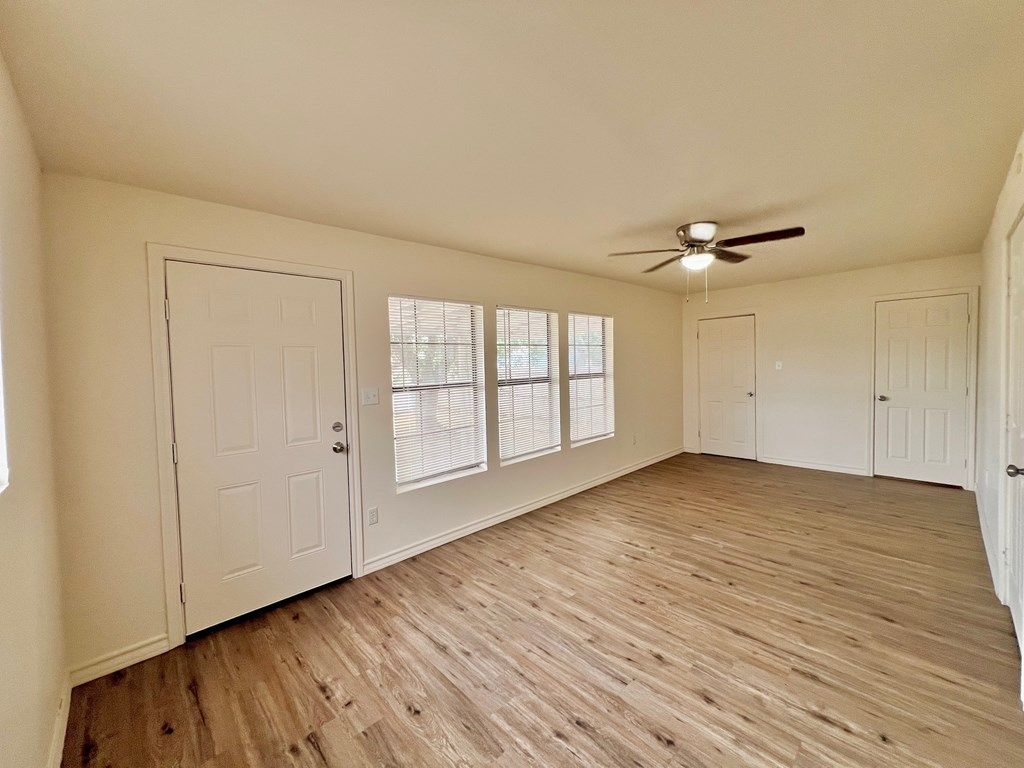 Image 14 of property listing at 2101 Juanita Ave, San Angelo, TX 76901