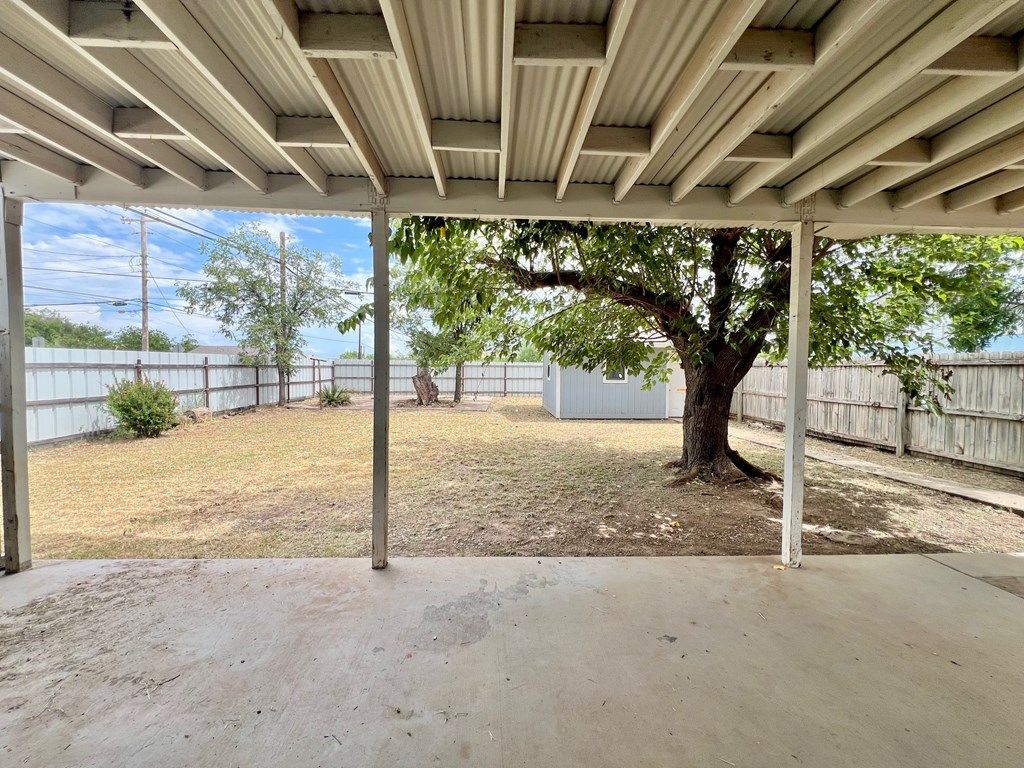 Image 17 of property listing at 2101 Juanita Ave, San Angelo, TX 76901