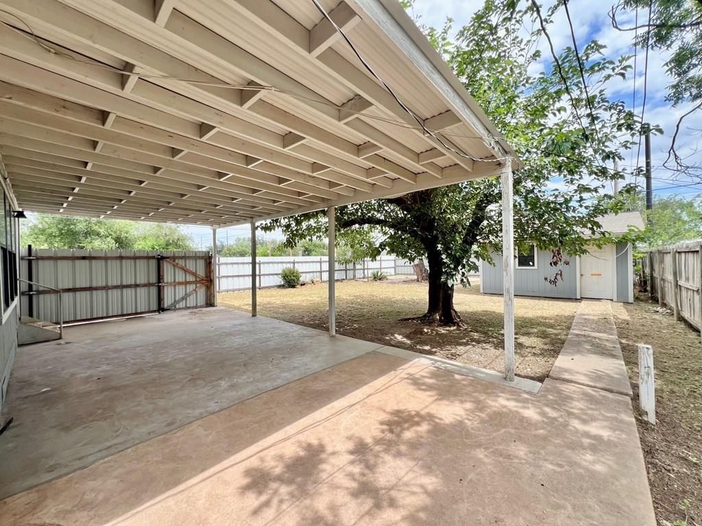 Image 2 of property listing at 2101 Juanita Ave, San Angelo, TX 76901