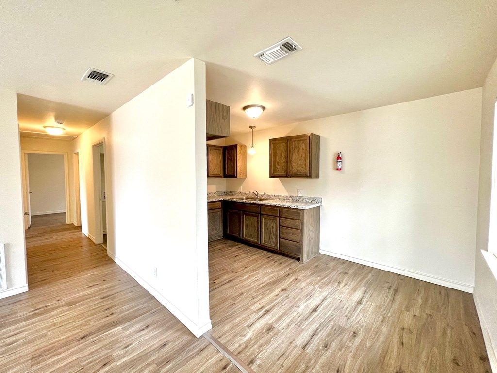 Image 5 of property listing at 2101 Juanita Ave, San Angelo, TX 76901