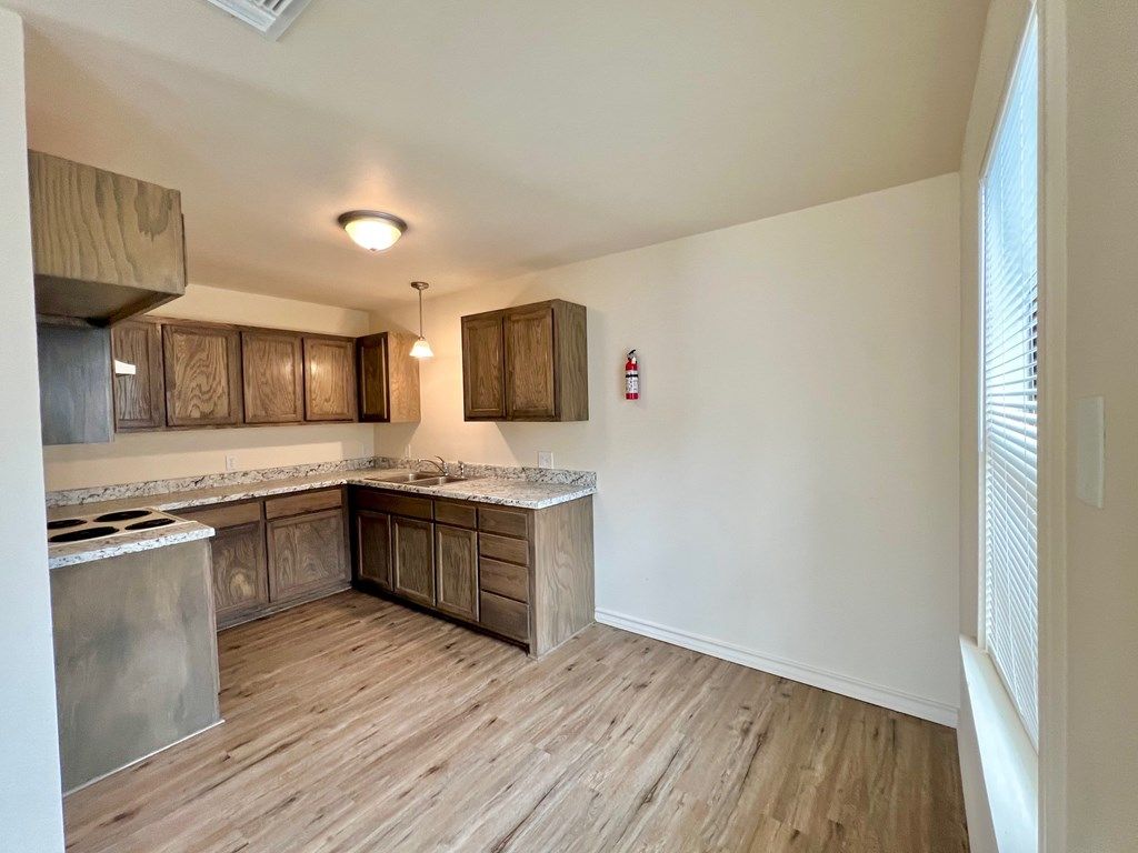 Image 6 of property listing at 2101 Juanita Ave, San Angelo, TX 76901