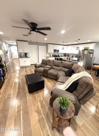5109 S 11TH Street, Phoenix, AZ 85040