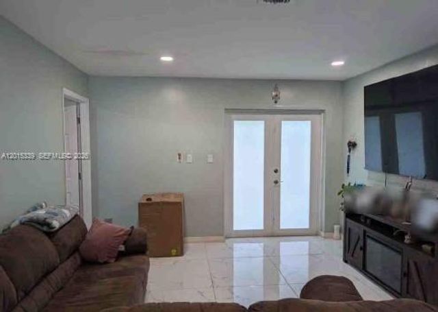 1430 NE 175th St 1, North Miami Beach, FL 33162