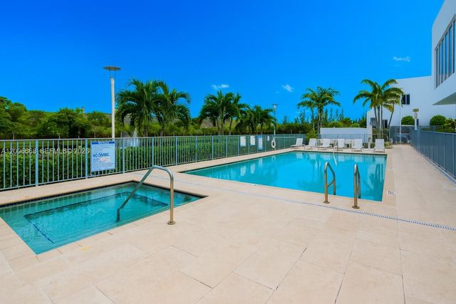 10279 NW 72nd St, Doral, FL 33178