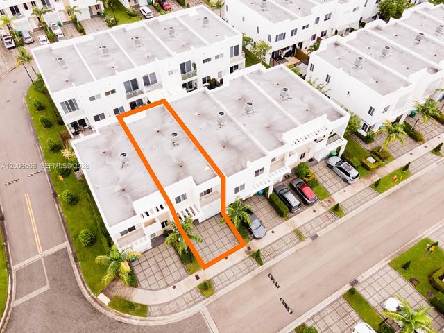 10279 NW 72nd St, Doral, FL 33178