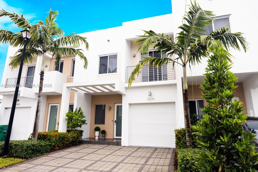 10279 NW 72nd St, Doral, FL 33178