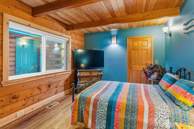 6323 N Lake Cushman Road, Hoodsport, WA 98548