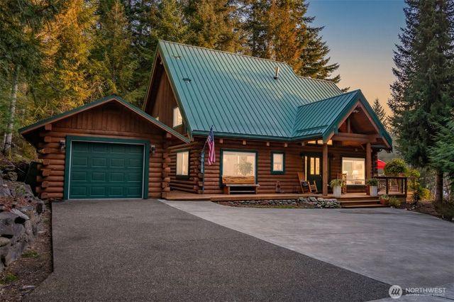 6323 N Lake Cushman Road, Hoodsport, WA 98548