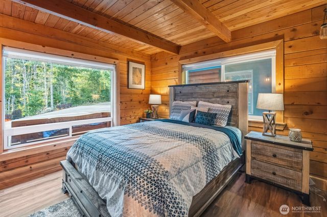 6323 N Lake Cushman Road, Hoodsport, WA 98548