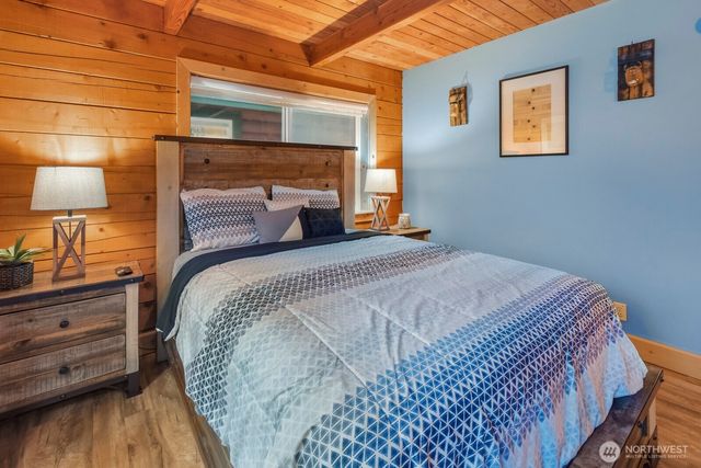 6323 N Lake Cushman Road, Hoodsport, WA 98548