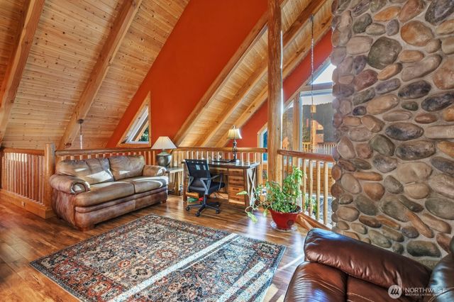 6323 N Lake Cushman Road, Hoodsport, WA 98548