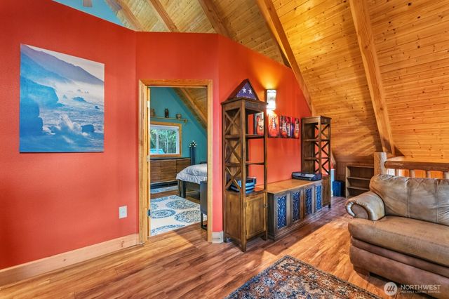 6323 N Lake Cushman Road, Hoodsport, WA 98548