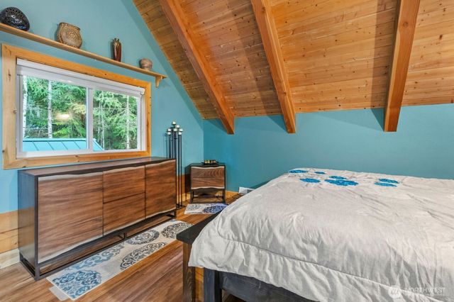 6323 N Lake Cushman Road, Hoodsport, WA 98548