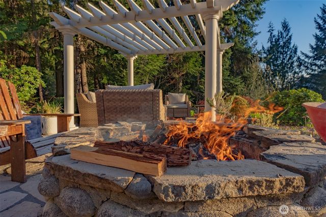 6323 N Lake Cushman Road, Hoodsport, WA 98548