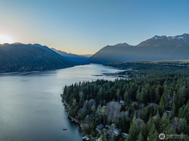 6323 N Lake Cushman Road, Hoodsport, WA 98548