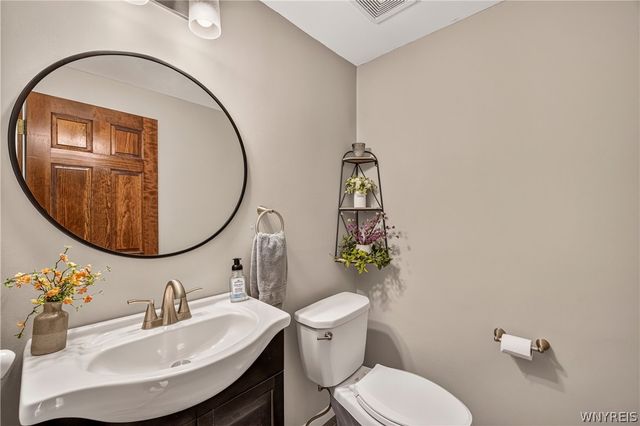 17 Sherrelwood Court, Amherst, NY 14221