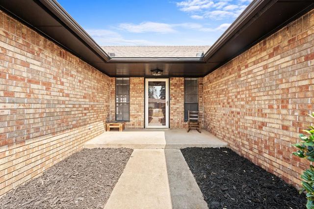2809 Appaloosa Trail, Edmond, OK 73012