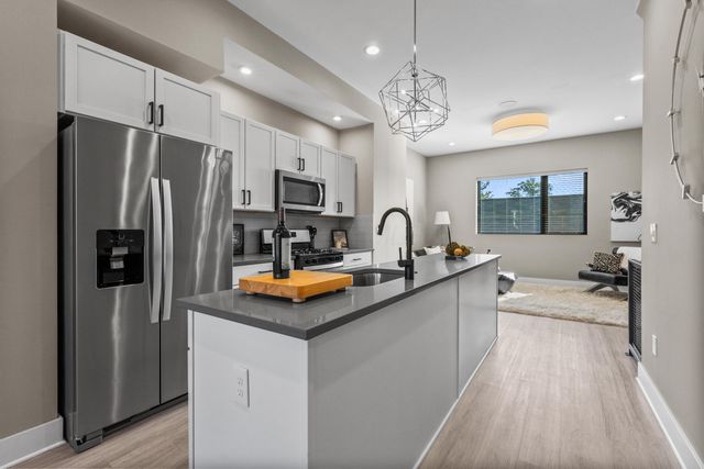 122 S Ohio Avenue, 2 2, Columbus, OH 43205