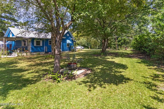 104 Trent Street, Trenton, NC 28585