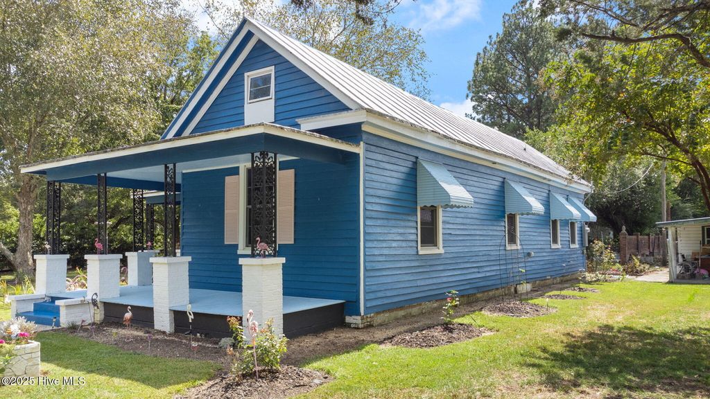 104 Trent Street, Trenton, NC 28585