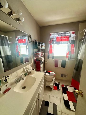 10601 E 78th Terrace, Raytown, MO 64138