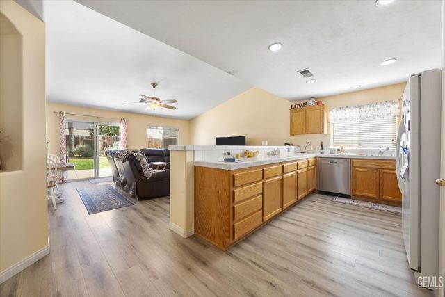 12016 Cedar Bluff Avenue, Bakersfield, CA 93312