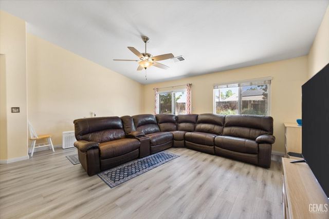 12016 Cedar Bluff Avenue, Bakersfield, CA 93312