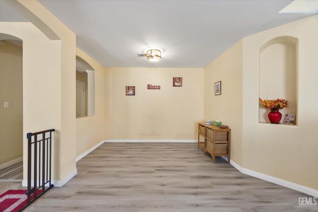 12016 Cedar Bluff Avenue, Bakersfield, CA 93312
