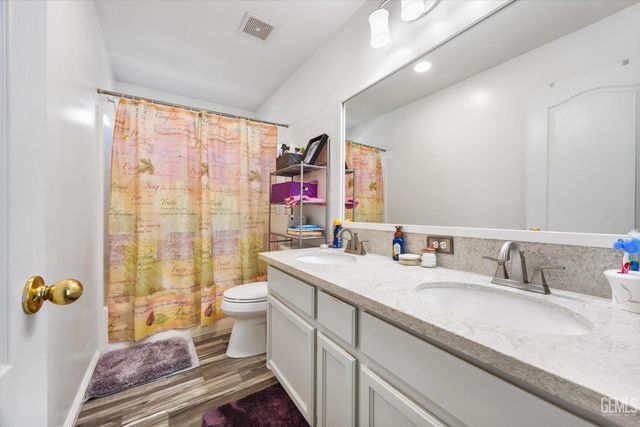 12016 Cedar Bluff Avenue, Bakersfield, CA 93312