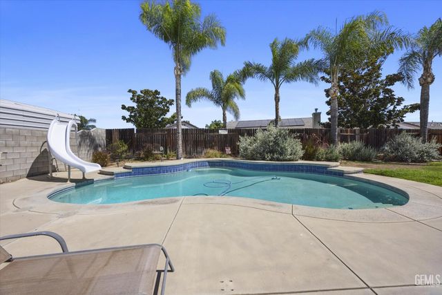 12016 Cedar Bluff Avenue, Bakersfield, CA 93312