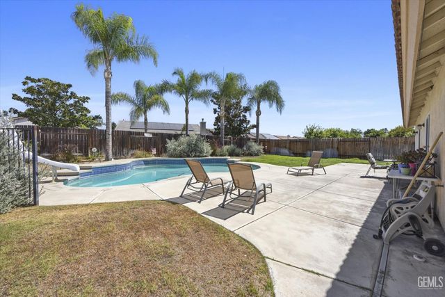12016 Cedar Bluff Avenue, Bakersfield, CA 93312