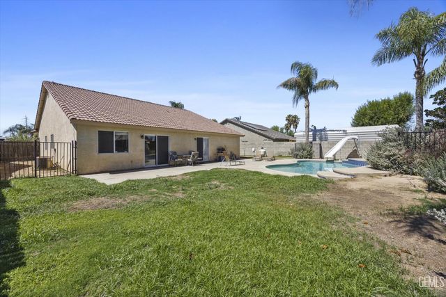 12016 Cedar Bluff Avenue, Bakersfield, CA 93312