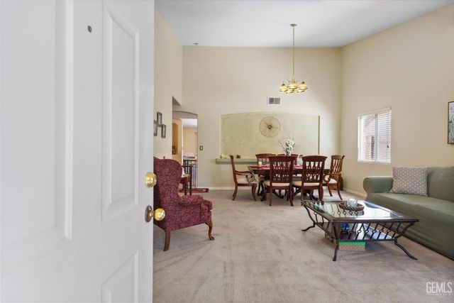 12016 Cedar Bluff Avenue, Bakersfield, CA 93312