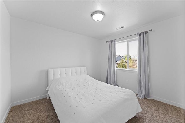 3775 Sidney Way, Medford, OR 97504