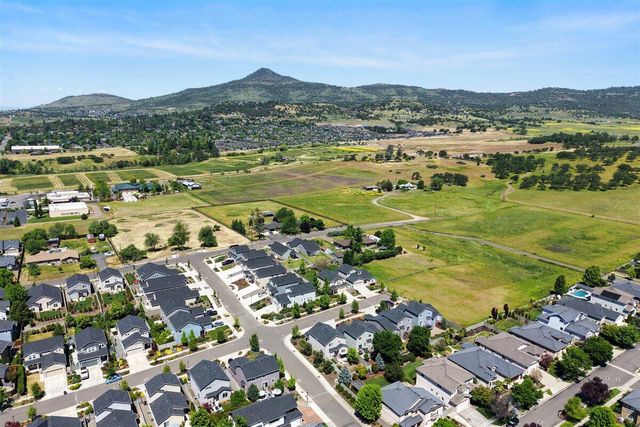 3775 Sidney Way, Medford, OR 97504