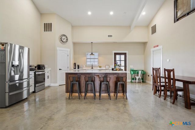 1490 Dos Hermanas Road, Salado, TX 76571