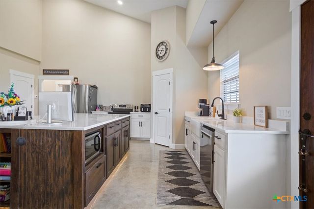 1490 Dos Hermanas Road, Salado, TX 76571