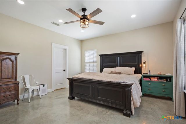 1490 Dos Hermanas Road, Salado, TX 76571