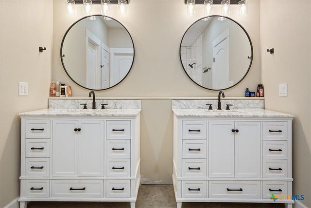 1490 Dos Hermanas Road, Salado, TX 76571